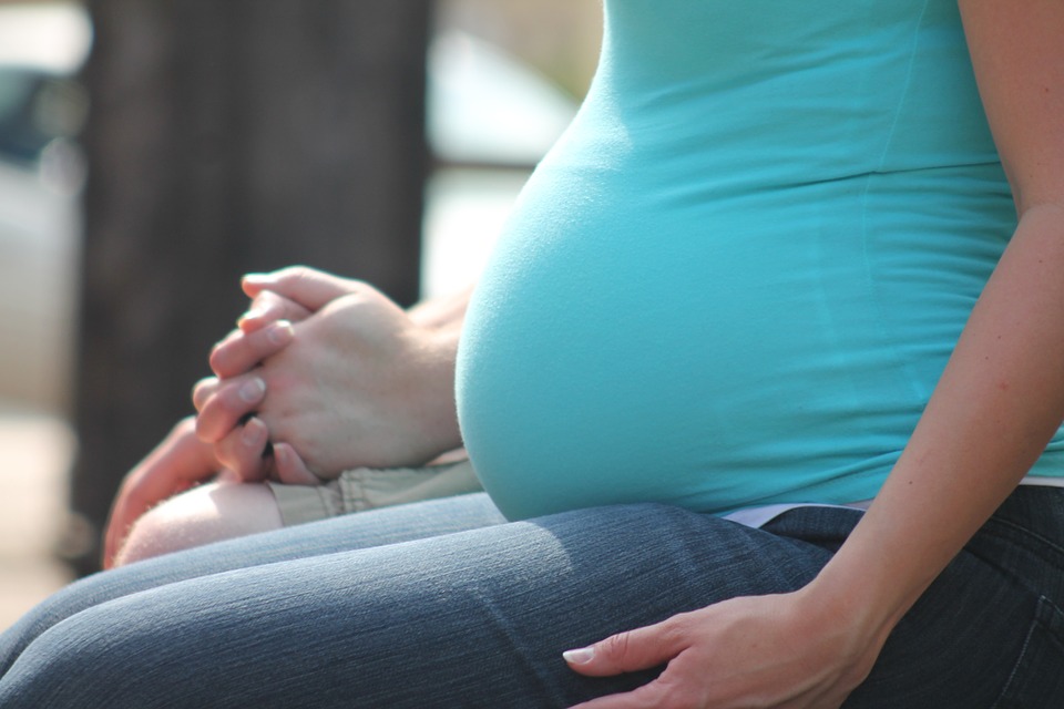 El Sistema de Protección Social en Salud brinda cobertura a mujeres embarazadas menores de edad.