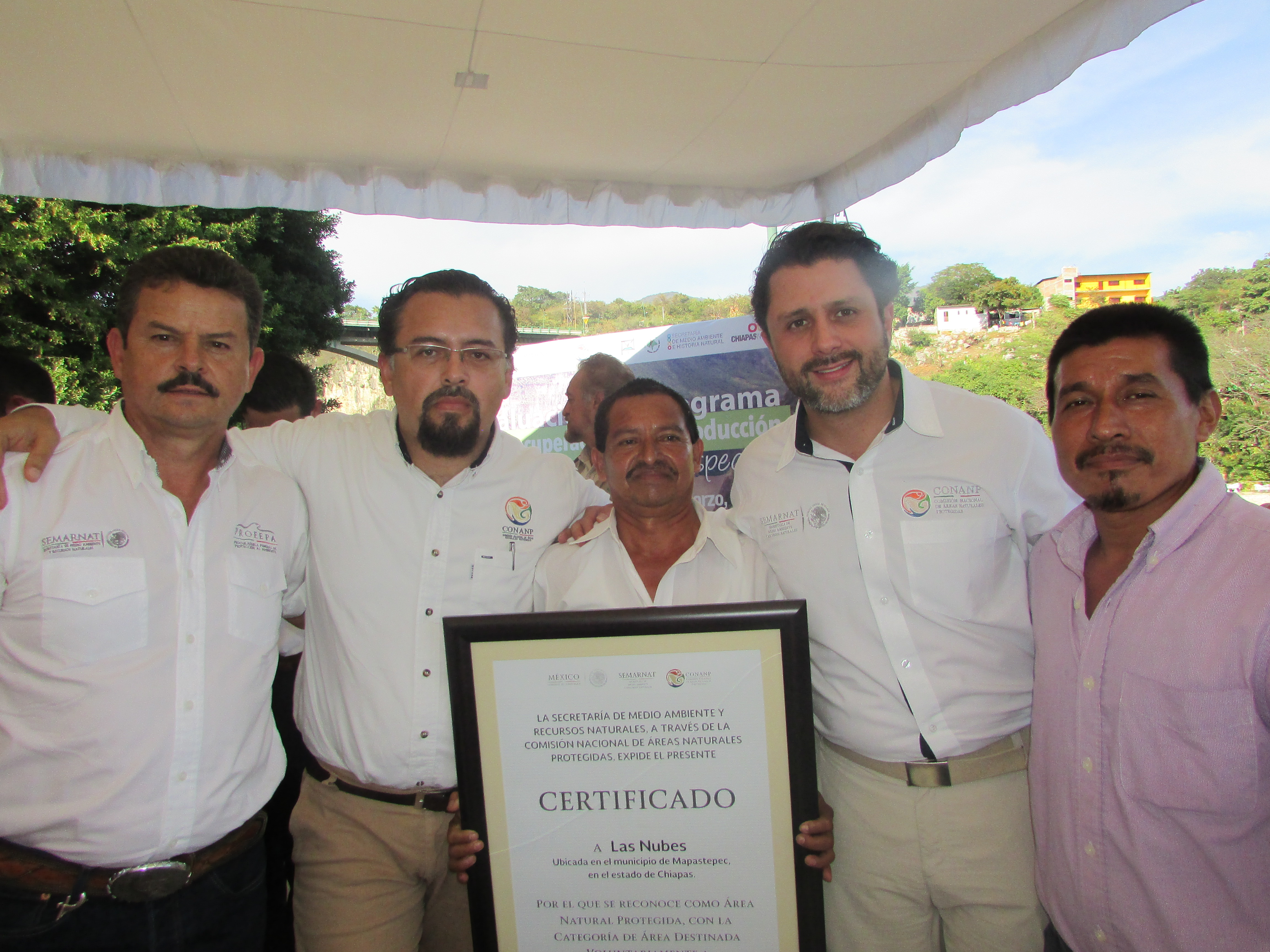 El Comisionado Nacional de Áreas Naturales Protegidas, Alejandro del Mazo Maza entregó recientemente dos certificados  de ADVC en Chiapas.