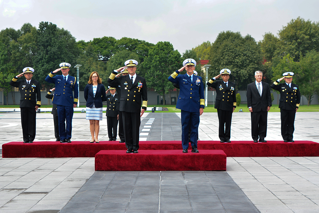 Reunión de trabajo entre el Comandante de la Guardia Costera de Estados Unidos de América y el Secretario de Marina