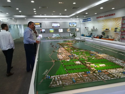 En su gira de trabajo al sureste asiático, el Jefe de la AFDZEE realizó una visita a uno de los parques industriales más emblemáticos de Vietnam.