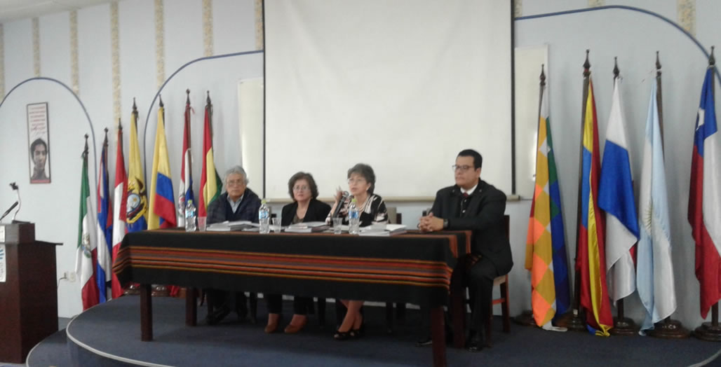 La Dra. Sonia Beatriz Fernández Canton y el Dr. José Noé Rizo Amézquita durante su participación en el evento.