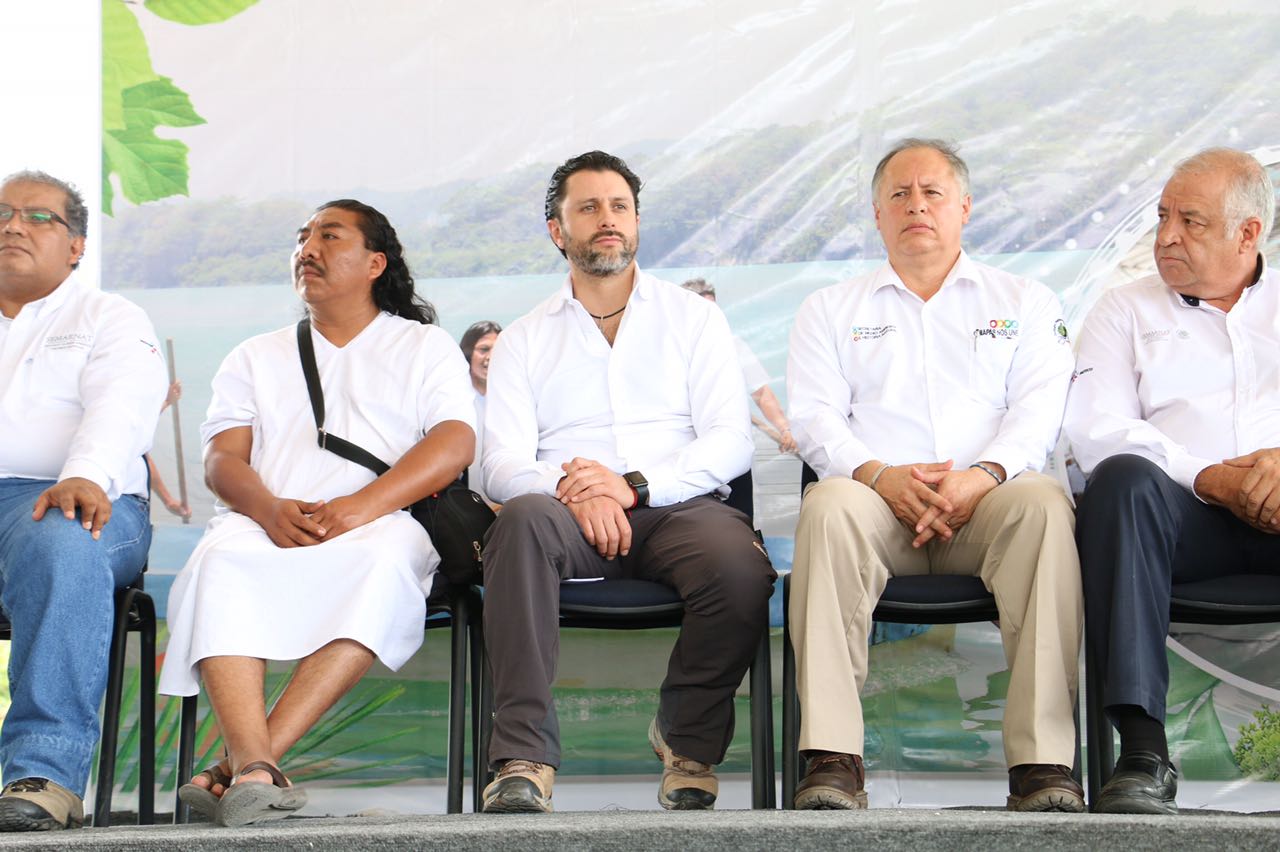 El Comisionado Nacional de Áreas Naturales Protegidas, Alejandro Del Mazo Maza, en representación del Secretario de Medio Ambiente, Rafael Pacchiano Alamán, entregó inversión del sector ambiental del 2018 a la Selva Lacandona