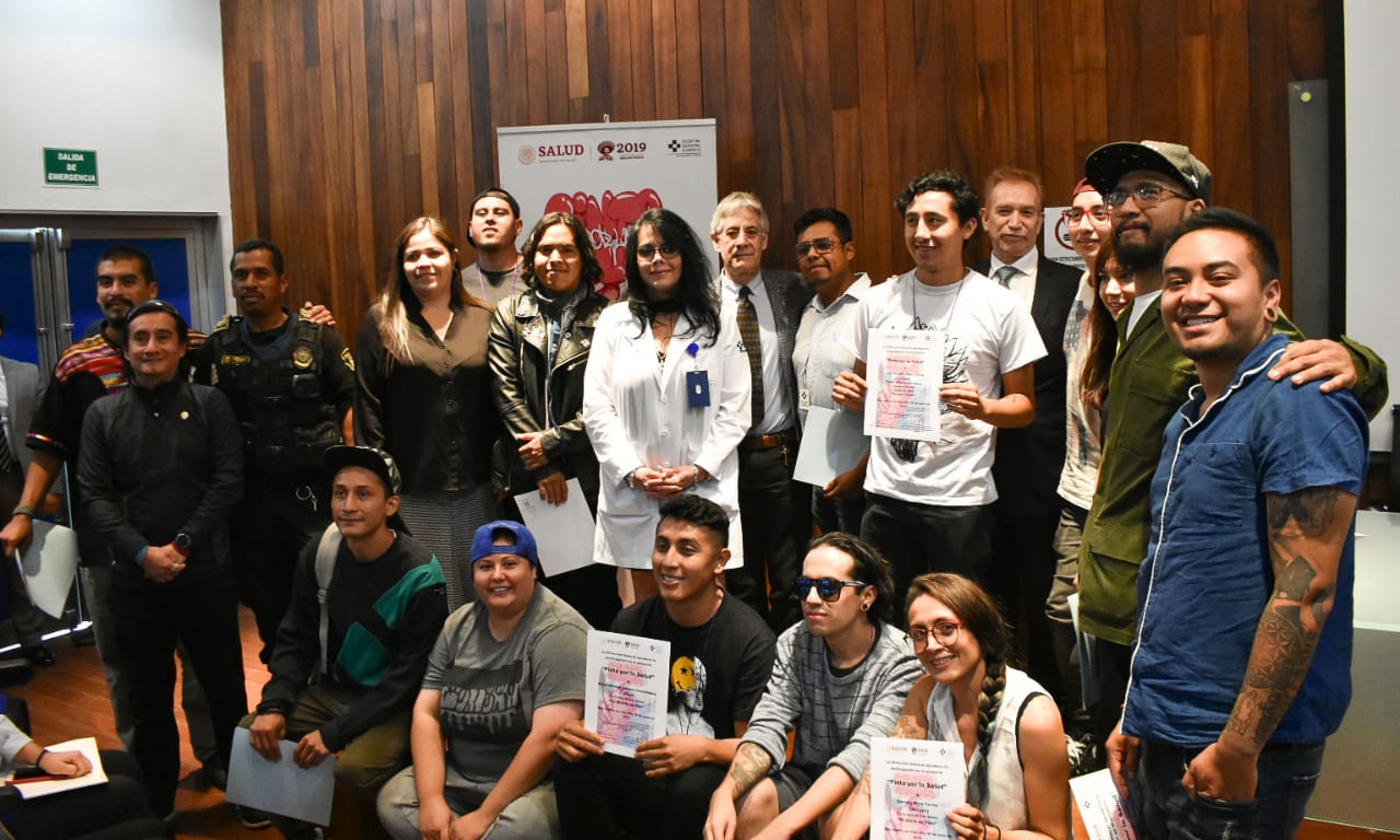 Participaron 21 jóvenes mexicanos y cuatro colombianos, a quienes se les entregó un reconocimiento por su trabajo artístico.

