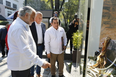 El secretario de Turismo del Gobierno de México, Miguel Torruco Marqués, y el gobernador, Víctor Manuel Castro Cosío, inauguraron la exposición artesanal, gastronómica y turística de Baja California Sur.