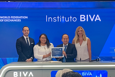 La CONSAR recibe reconocimiento por BIVA en el evento "Ring the Bell for Financial Literacy 2023"