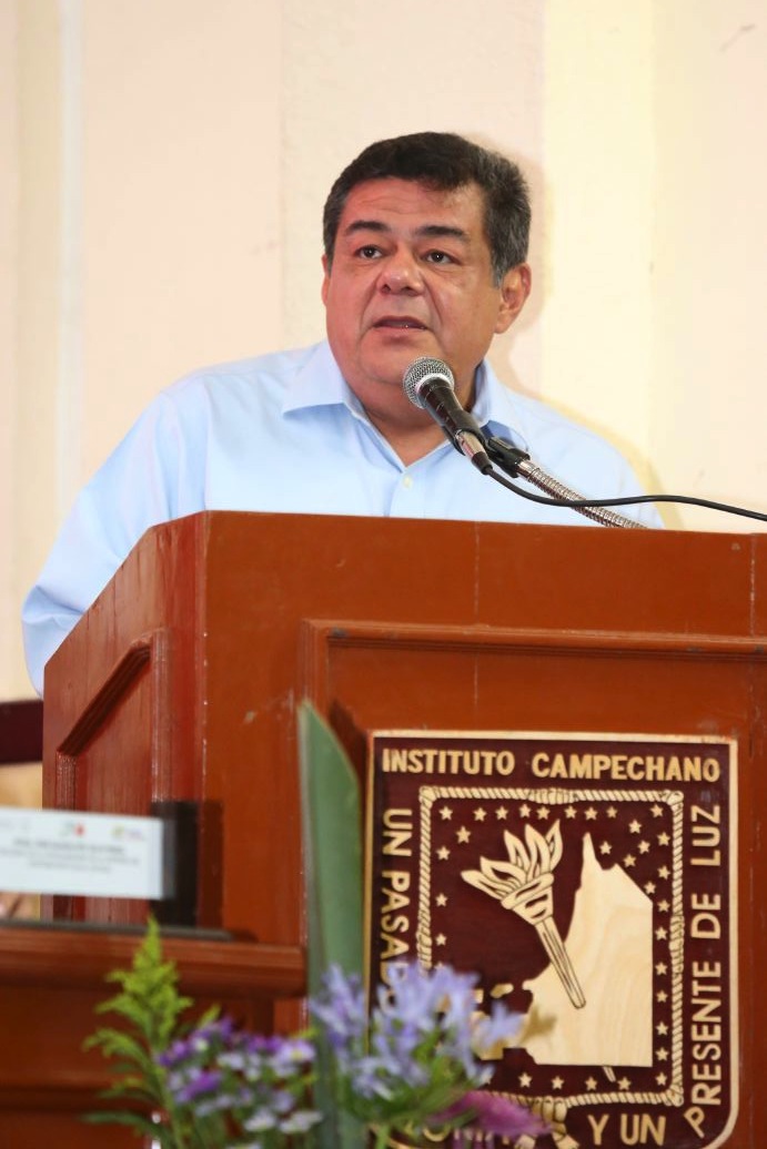 En su mensaje de bienvenida, el Gobernador Constitucional de Campeche, Fernando Ortega Bernés, dijo que hay una severa escasez de recursos fiscales para invertir en el desarrollo, por lo que se necesita ampliar la base de contribuyentes y concretar una gran reforma fiscal y energética en el país.