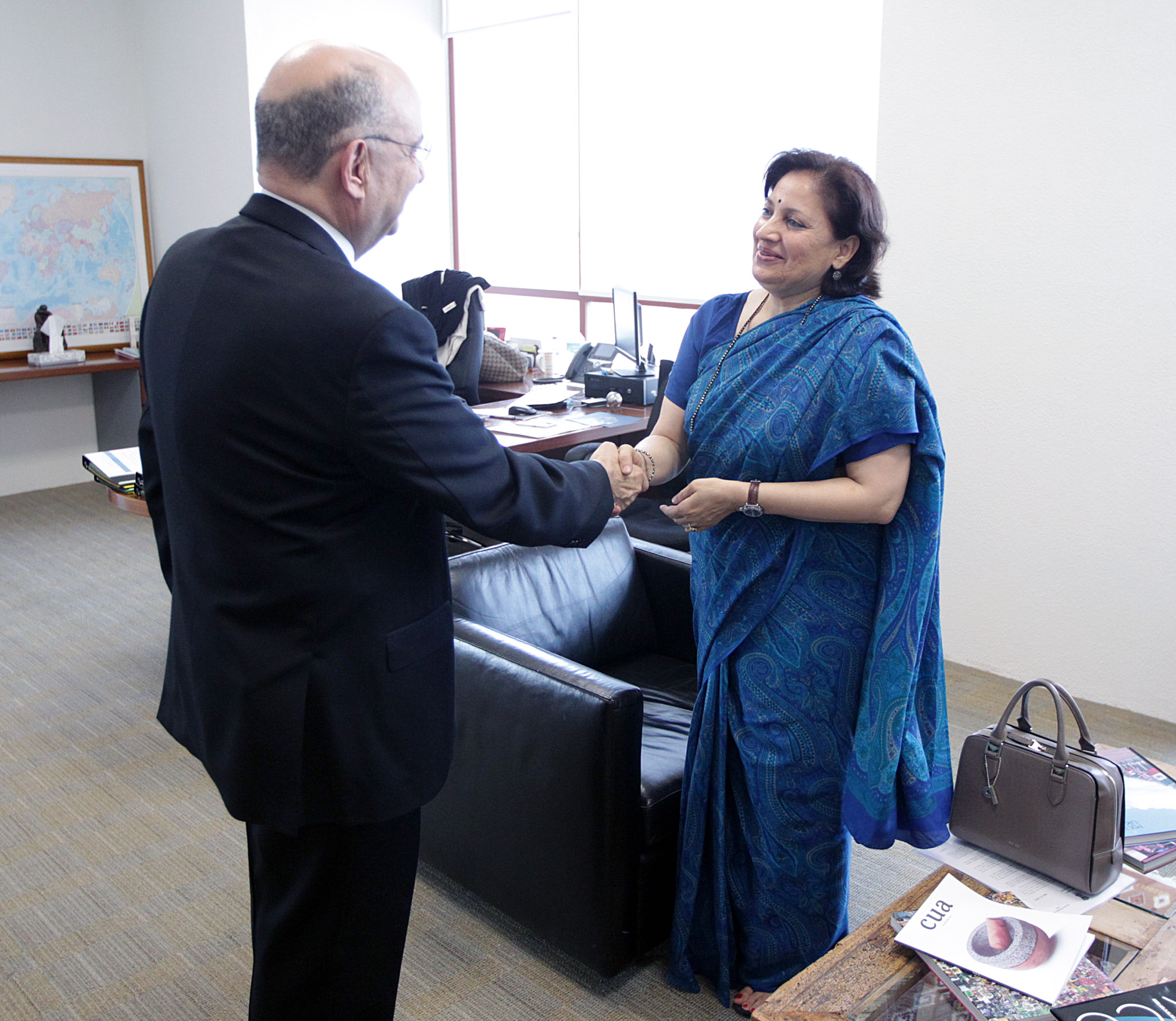  Embajador Carlos de Icaza, Subsecretario de Relaciones Exteriores de México y la Embajadora Preeti Saran, Subsecretaria de Relaciones Exteriores de la India