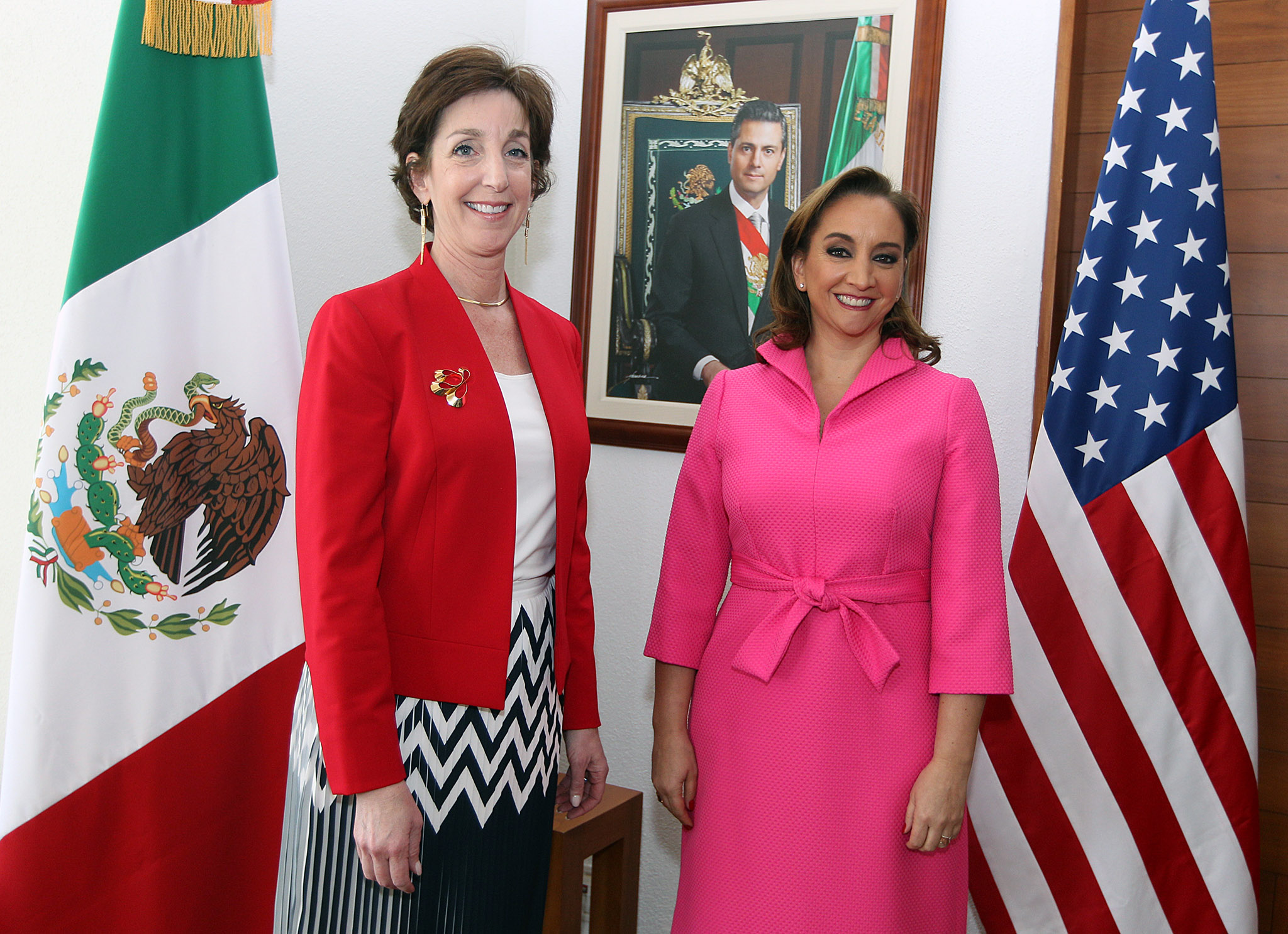 La Embajadora de Estados Unidos en México, Roberta Jacobson, presentó las copias de estilo de Cartas Credenciales ante la Canciller Claudia Ruiz Massieu.
