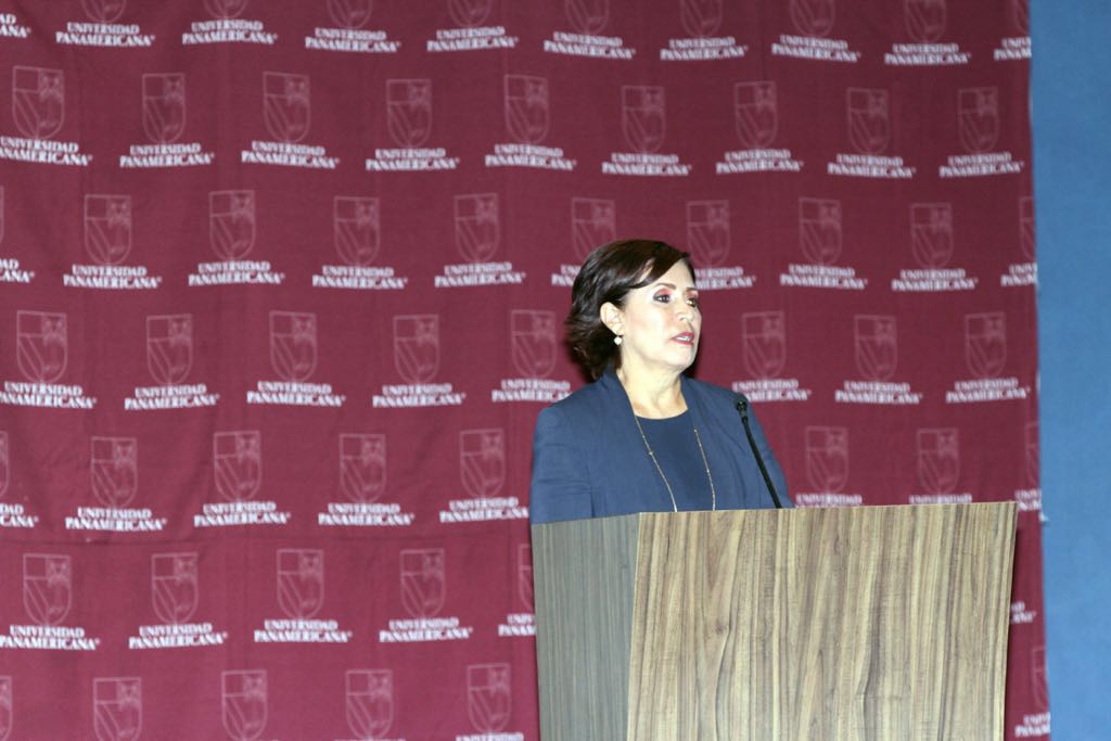 Ante los presentes convocados en el auditorio de la Universidad Panamericana, Rosario Robles destacó la participación que tiene la SEDATU en la Reforma Energética.