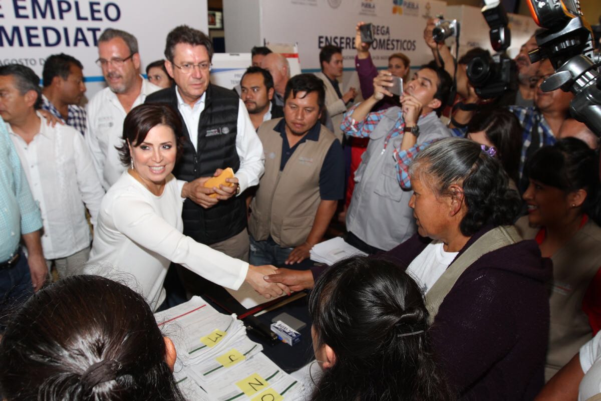 Rosario Robles supervisó la entrega de los mil apoyos para enseres domésticos que se otorgan entre el Gobierno del Estado de Puebla y la SEDATU. 