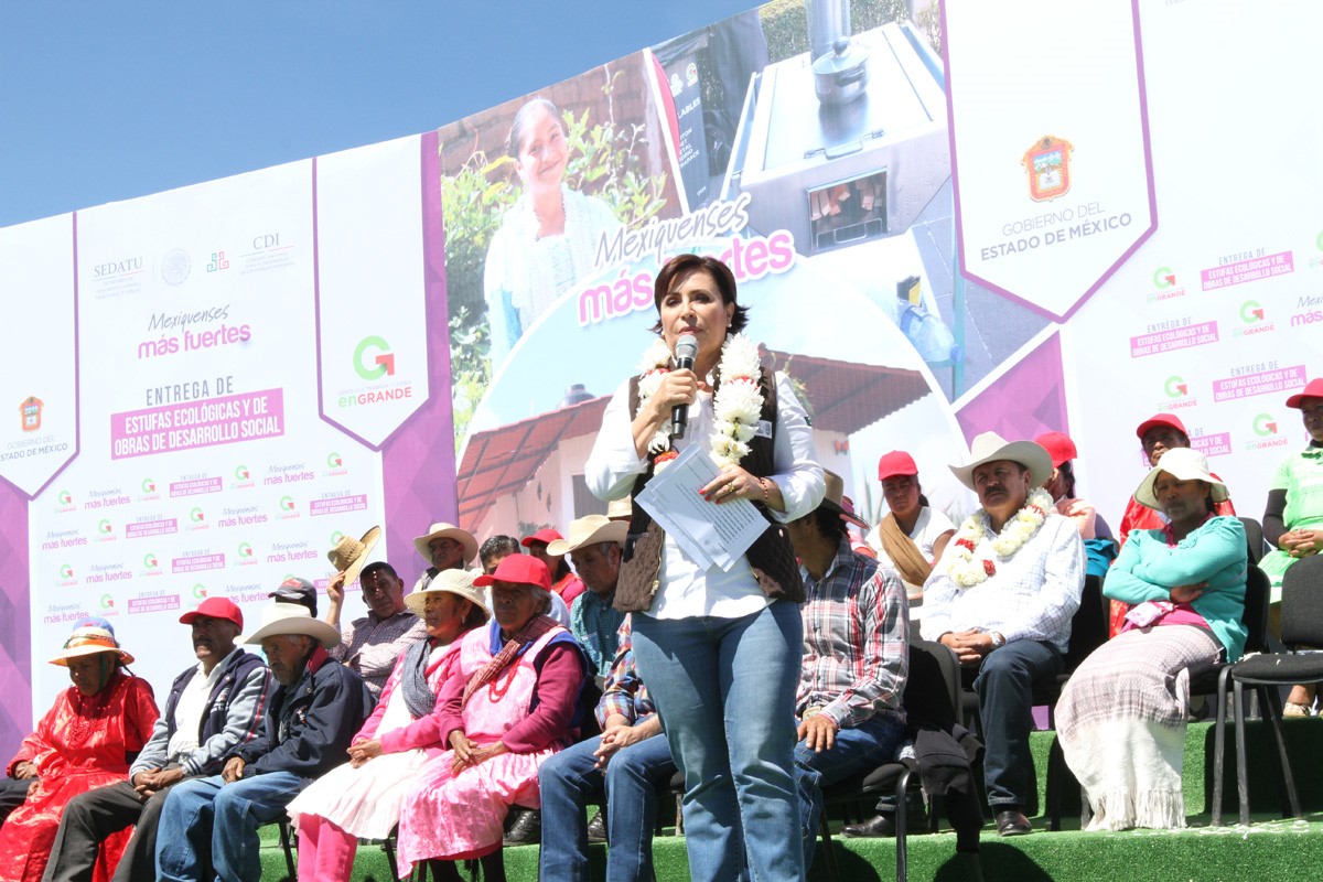 Durante su participación en la gira de trabajo que realizó por el Estado de México , Rosario Robles dijo que en el municipio de San José del Rincón se entregaron 38 mil estufas ecológicas.