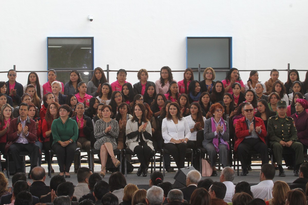 El Presidente Enrique Peña y Rosario Robles destacaron la importancia de que en esta administración se han impulsado diversas políticas y programas enfocados hacia la mujer.