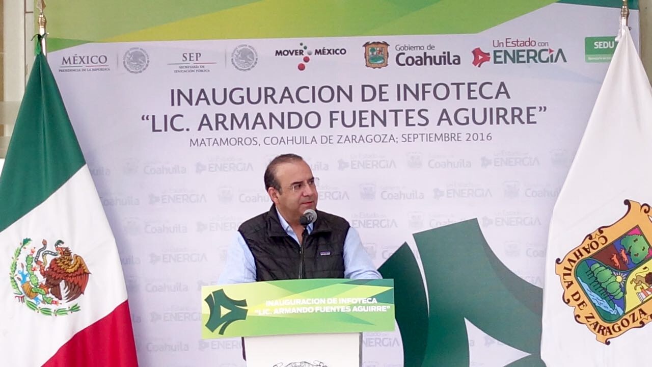 En representación del Presidente Enrique Peña Nieto, el Secretario del Trabajo y Previsión Social, Alfonso Navarrete Prida, inauguró las Infotecas de los municipios de Matamoros y Viesca, en Coahuila.