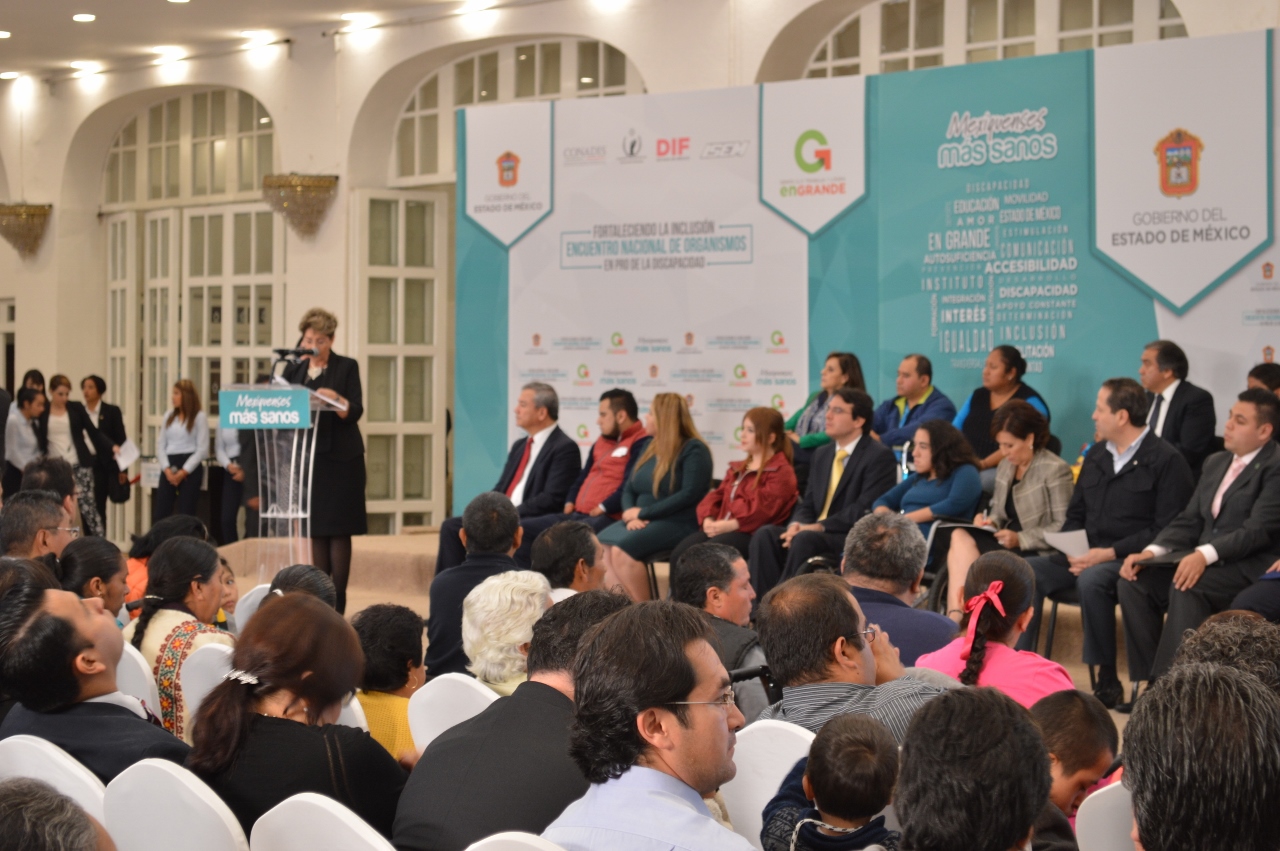 La Dra. Mercedes Juan López, Directora General del CONADIS, hace uso de la palabra y dirige un mensaje.