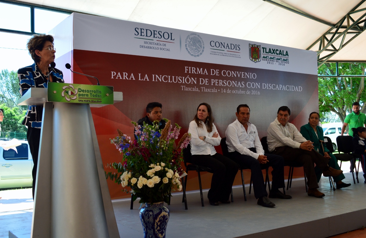 La Dra. Mercedes Juan López, Directora General del CONADIS, hace uso de la palabra