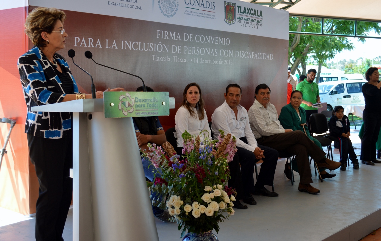 La Dra. Mercedes Juan López, Directora General del CONADIS, hace uso de la palabra