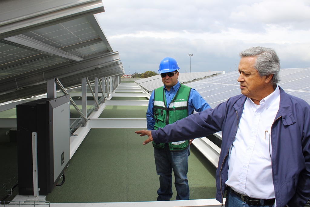 Enrique Rico Arzate, profesor-investigador de la ESIQIE y coordinador del proyecto “Celdas Solares en el AGN”.