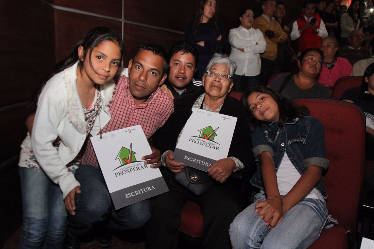 Familias mexiquenses de la región de Lerma, ya cuentan con la certeza jurídica de sus propiedades.