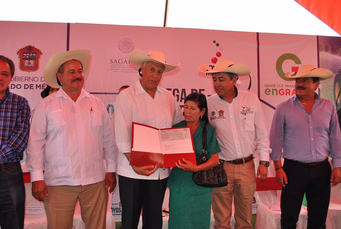 Gustavo Cárdenas realizó una gira de trabajo a municipios del Estado de México.