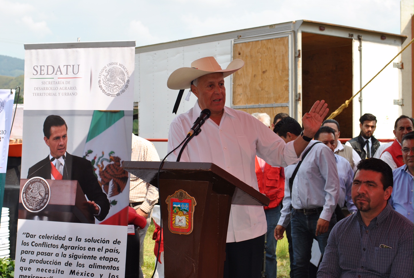 El subsecretario de Desarrollo Agrario, Gustavo Cárdenas dijo la instrucción del Presidente Peña Nieto es salir al encuentro de la población, atenderlos en sus lugares de origen.