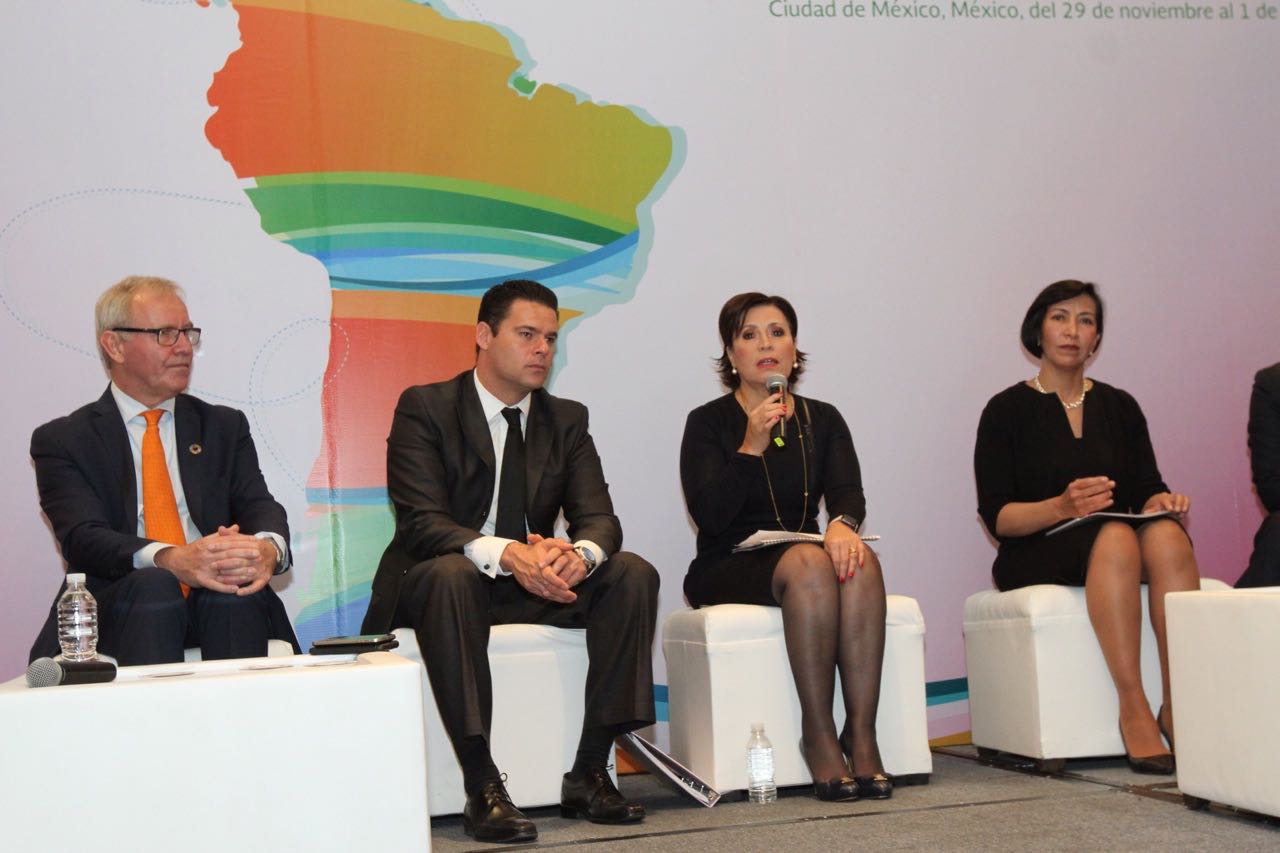 En la Ciudad de México se realizó el Encuentro Internacional "Políticas de Juventud y Desigualdades en América Latina", en el que participó la titular de la SEDATU, Rosario Robles Berlanga.