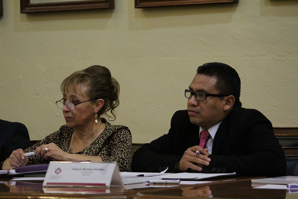 Miriam Ozumbilla Castillo, comisionada del estado de Hidalgo; y Joaquín Morales Sánchez, comisionado del estado de Guerrero.