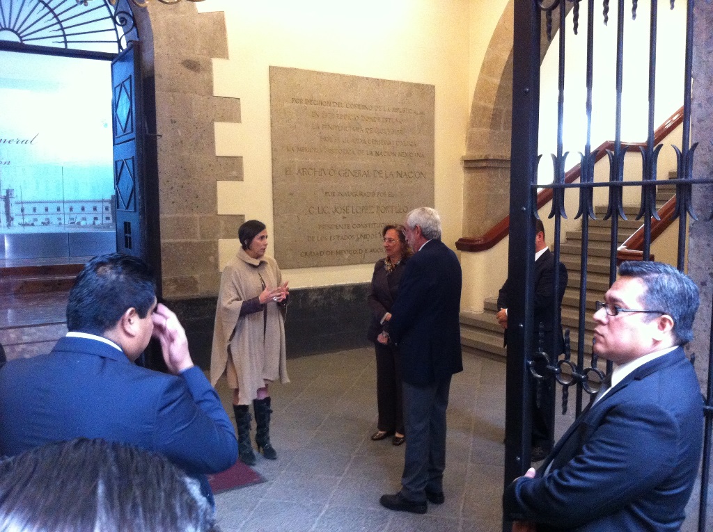 El rector de la Universidad Nacional Autónoma de México (UNAM), Enrique Luis Graue Wiechers visitó el Archivo General de la Nación (AGN).