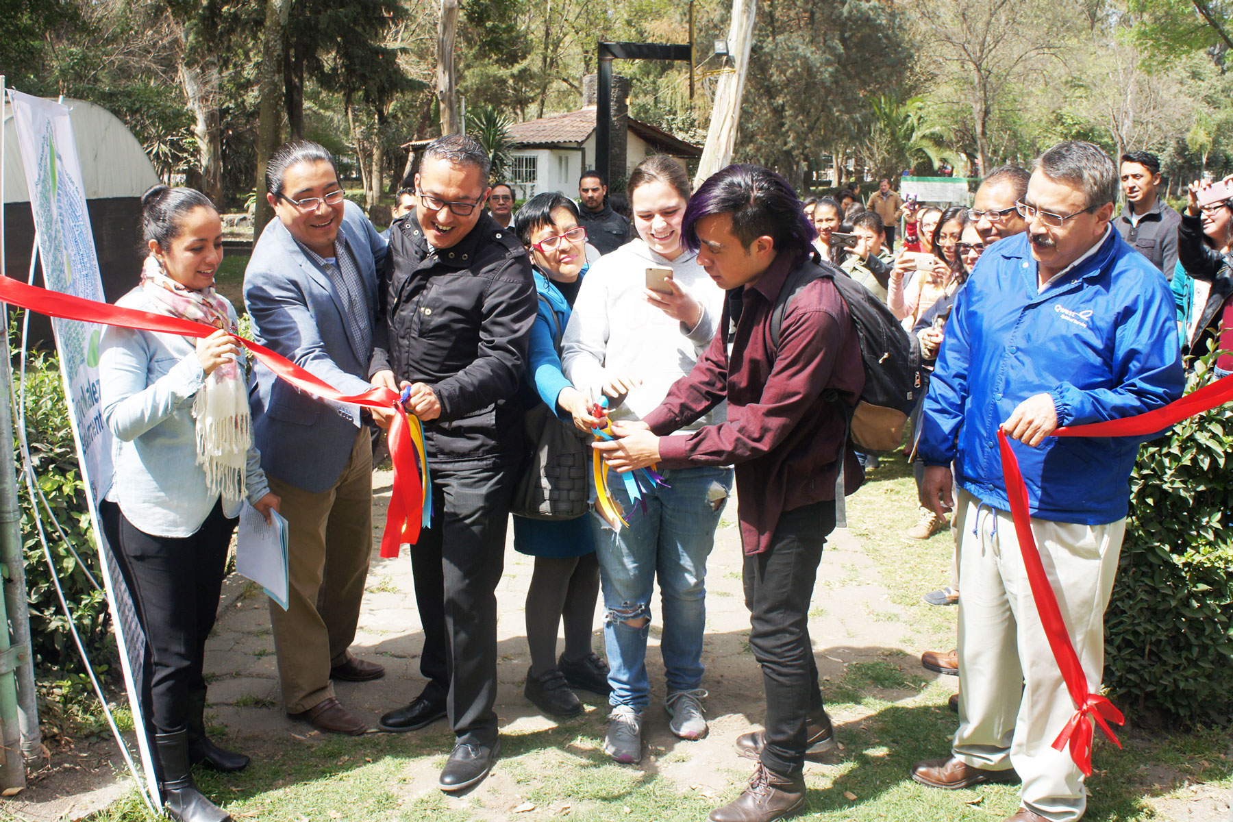 Integrantes del Comité estatal de sanidad vegetal y profesores de la UNAM, inauguraron la exposición