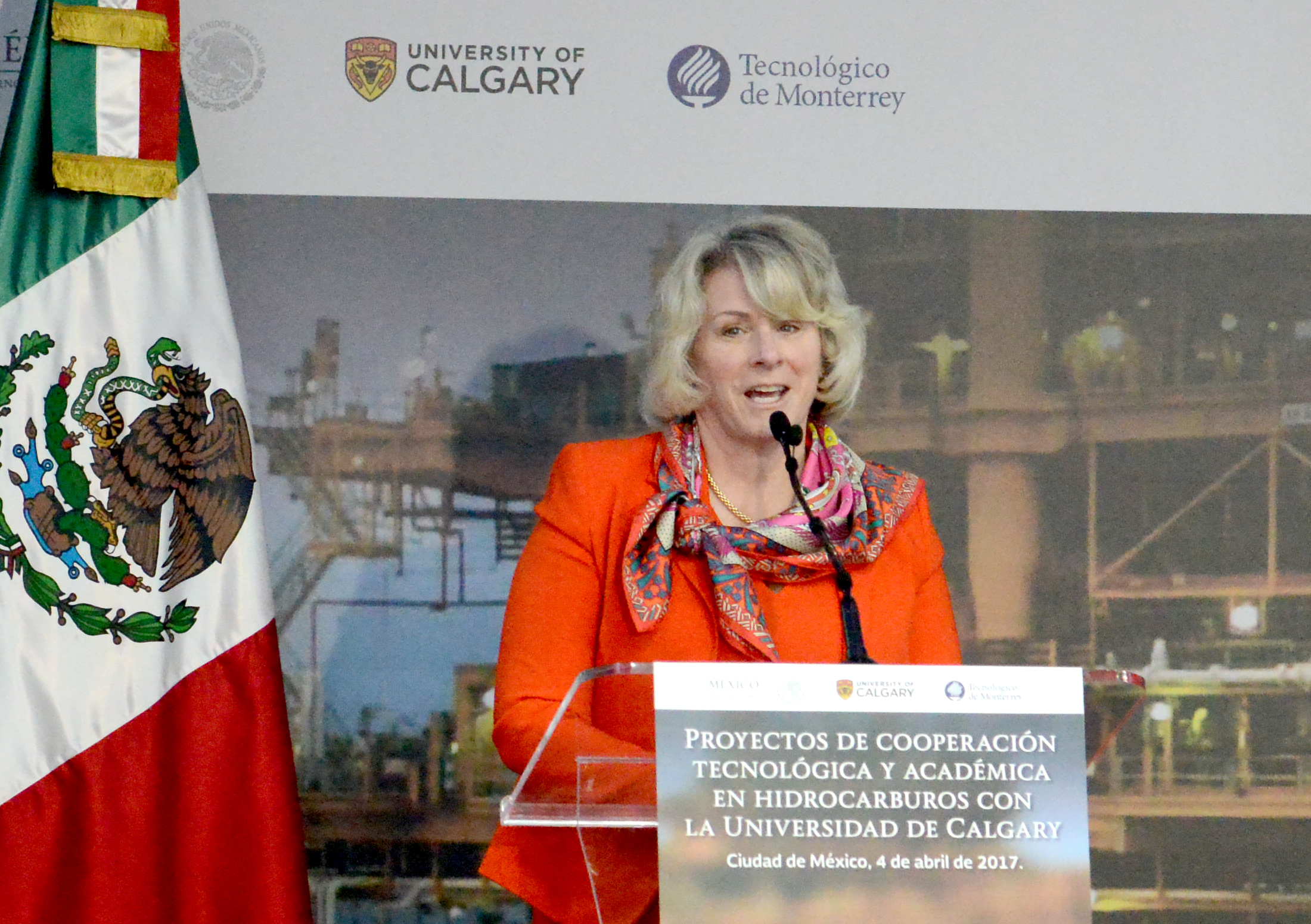 Elizabeth Cannon, Presidenta de la Universidad de Calgary, señaló que estos proyectos son una oportunidad para construir una red de expertos innovadores que pueden añadir sus conocimientos y experiencias para transformar el sector energético que beneficiará a esta y a futuras generaciones.
