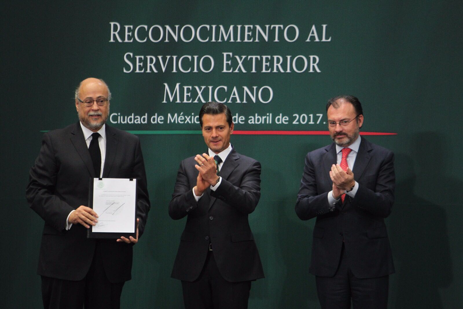 Entrega de nombramiento como Embajador Eminente a Rubén Alberto Beltrán Guerrero