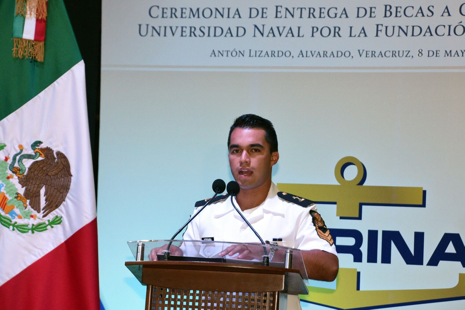 Entrega de becas a Cadetes de los Establecimientos Educativos Navales por parte de La Fundación Carlos Slim 