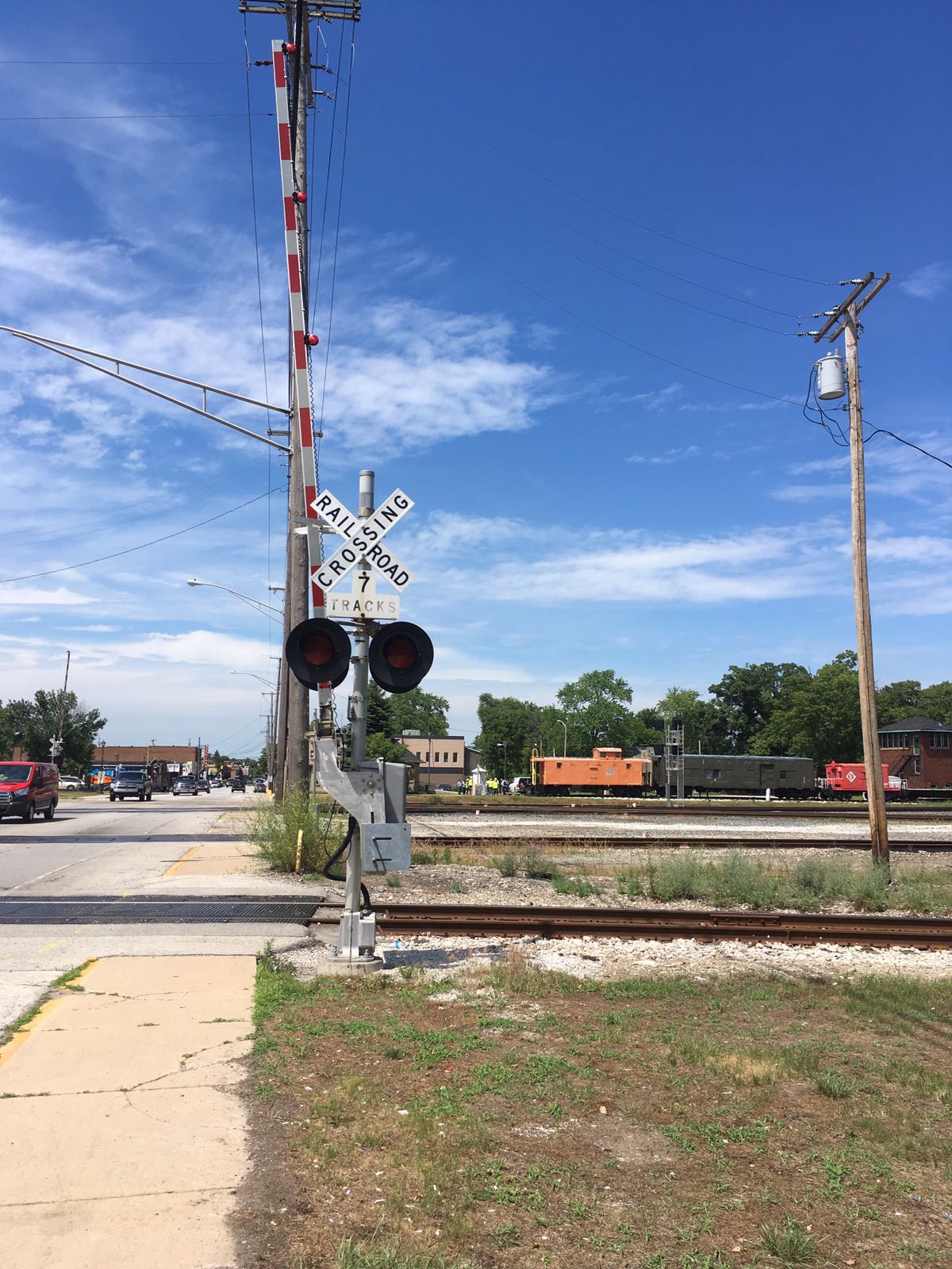 Recorrido a vías férreas y cruces a nivel en Chicago, organizado por Safetran Systems Corporation

