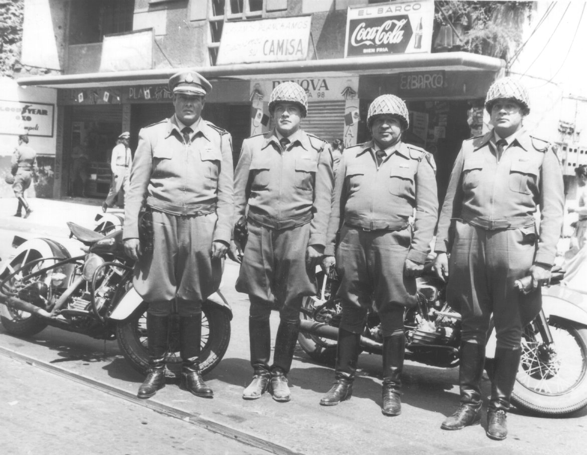 1931.- El Escuadrón recibe el nombre de Policía de Caminos