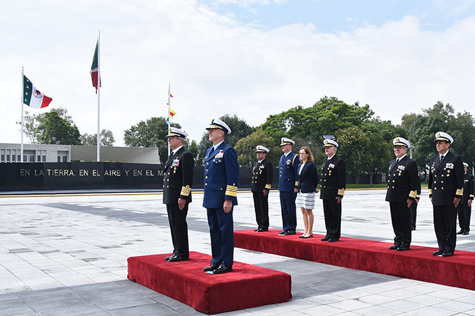 Reunión de trabajo entre el Comandante de la Guardia Costera de Estados Unidos de América y el Secretario de Marina
