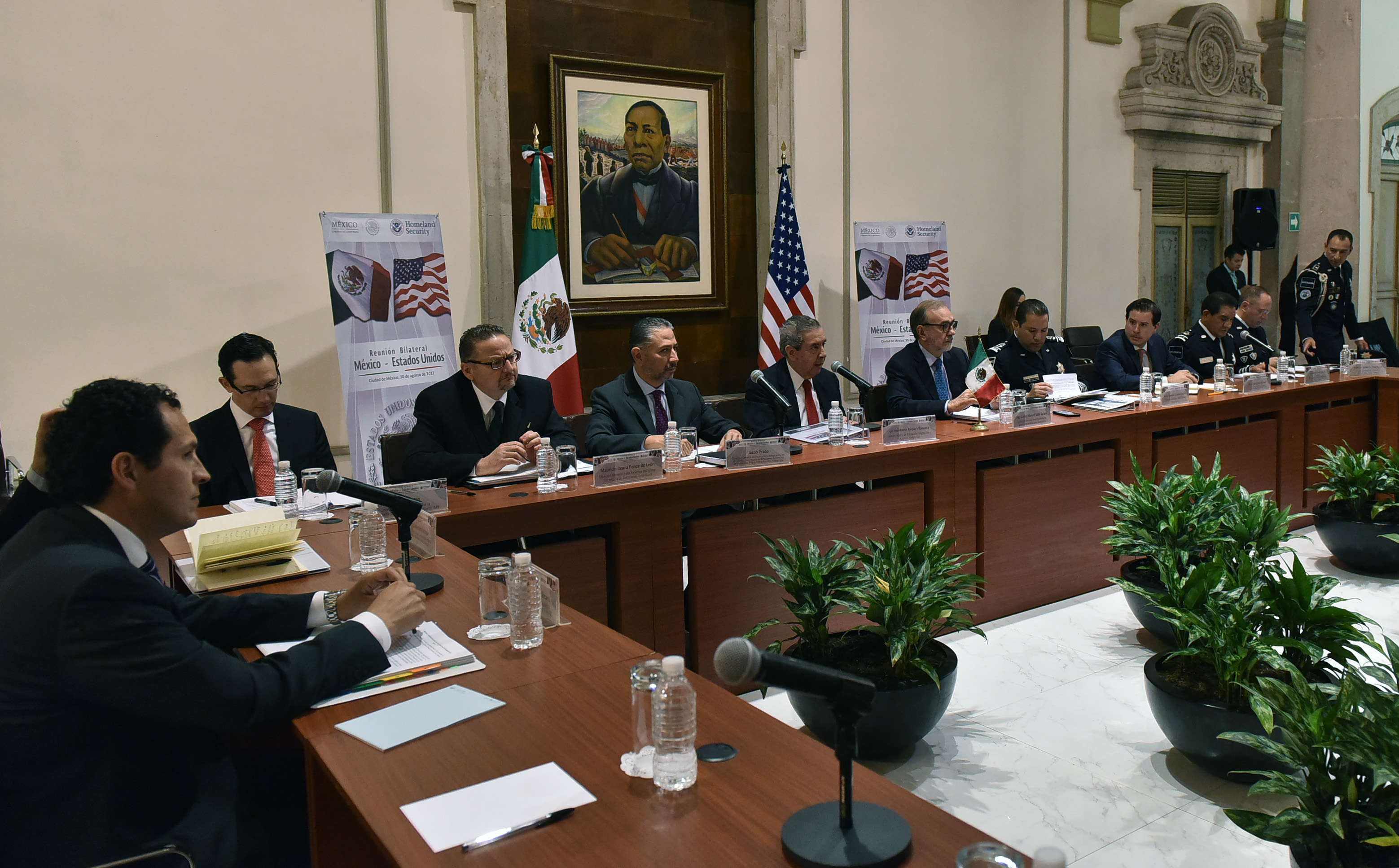 En el encuentro realizado en el Salón Juárez de la Secretaría de Gobernación se abordaron los temas de políticas de prevención de la violencia y uso de la fuerza en la frontera, así como el mejoramiento de prácticas de capacitación a los agentes migratorios regionales.