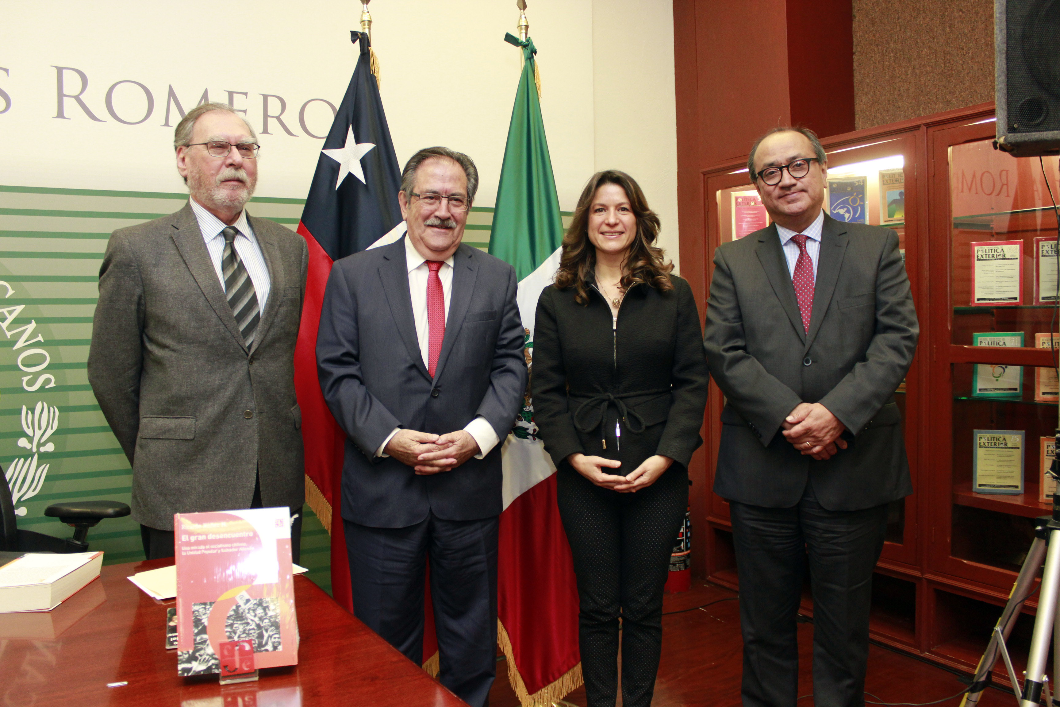 El Doctor Ricardo Yocelevzky, el Embajador  de Chile en México Ricardo Núñez, la Directora General del Instituto Matías Romero Natalia Saltalamacchia y el Maestro Otto Granados. 