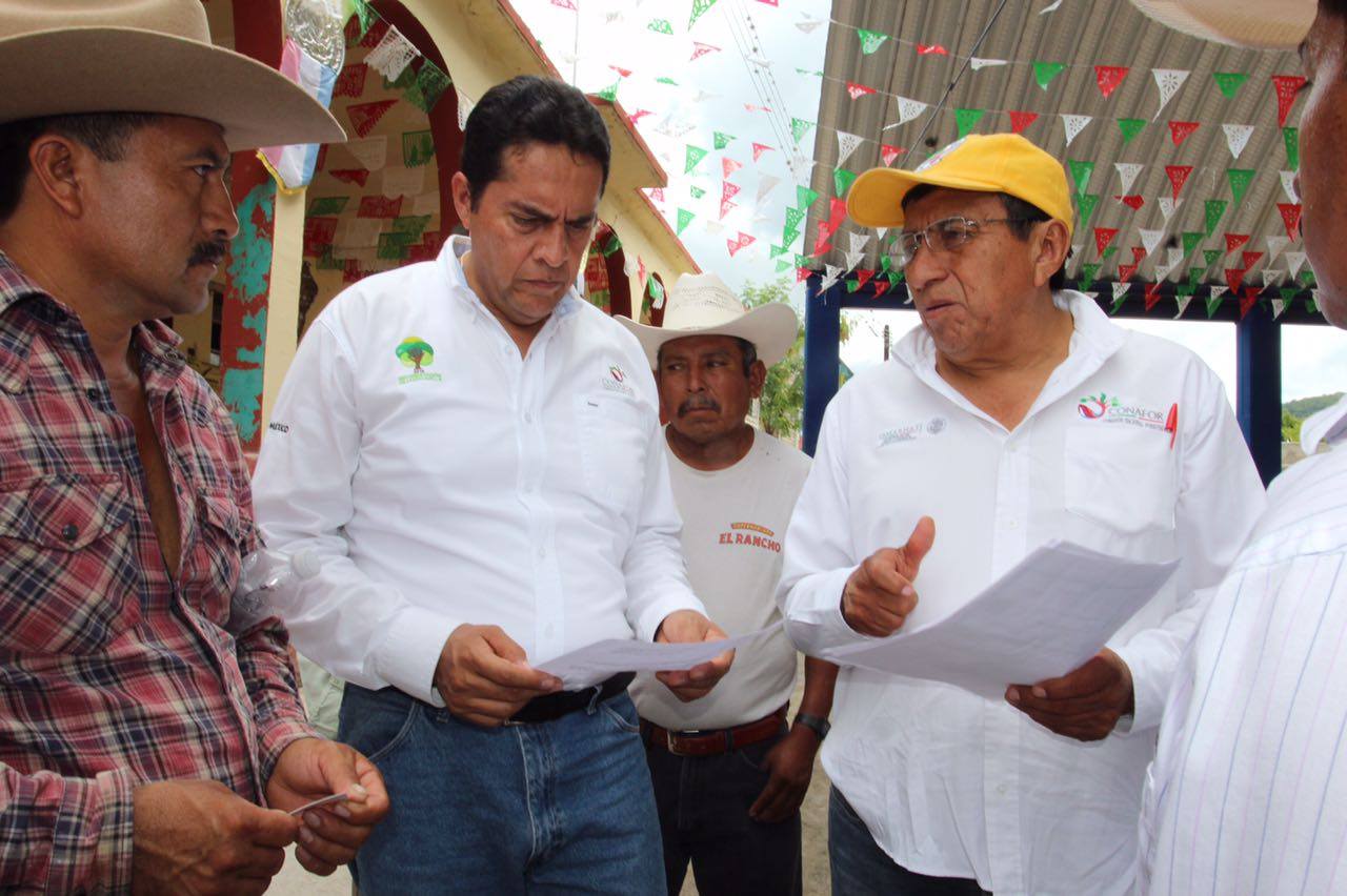 Personal de la Comisión Nacional Forestal (CONAFOR) recorre los municipios poblanos de Chiautla, Jolalpan y Huehuetlán El Chico para realizar censo de daños por sismo.