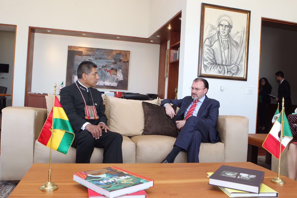 /cms/uploads/image/file/353688/FOTO_4_El_Cnaciller_Videgaray_se_reuni__con_el__Ministro_de_Relaciones_Exteriores_de_Bolivia__Huanacuni__durante_su_visita_oficial_a_nuestro_pa_s..jpg