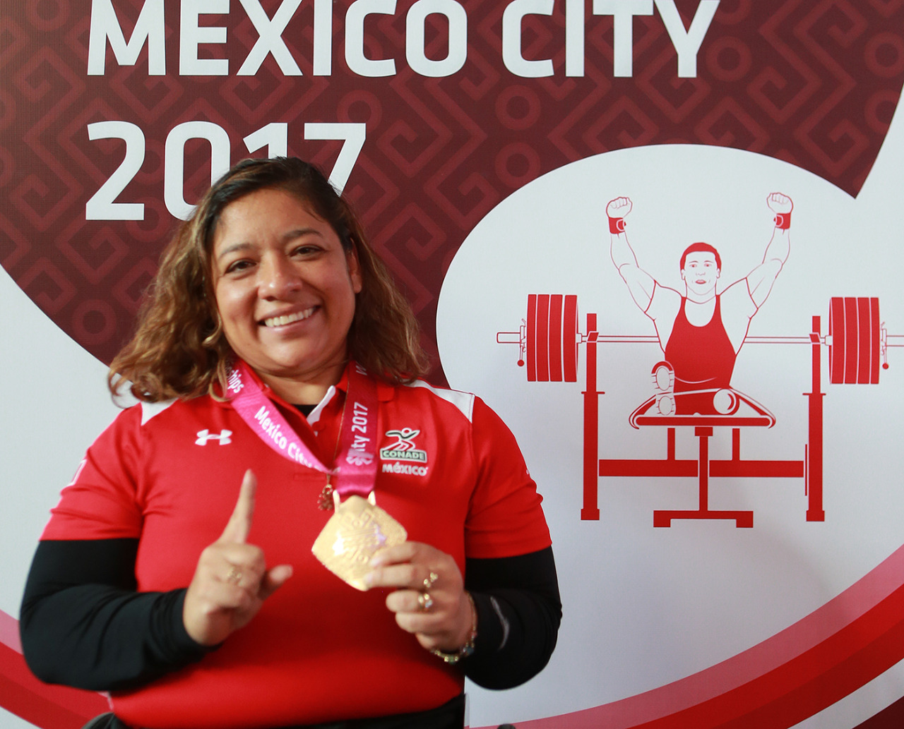 Mexicana y tricampeona de Juegos Paralímpicos, Amalia Pérez Vázquez, luce oro, tras dominar en categoría hasta -55 Kg, con levantamiento de 123 Kg, en Mundial de  Para-Powerlifting Ciudad de México 2017