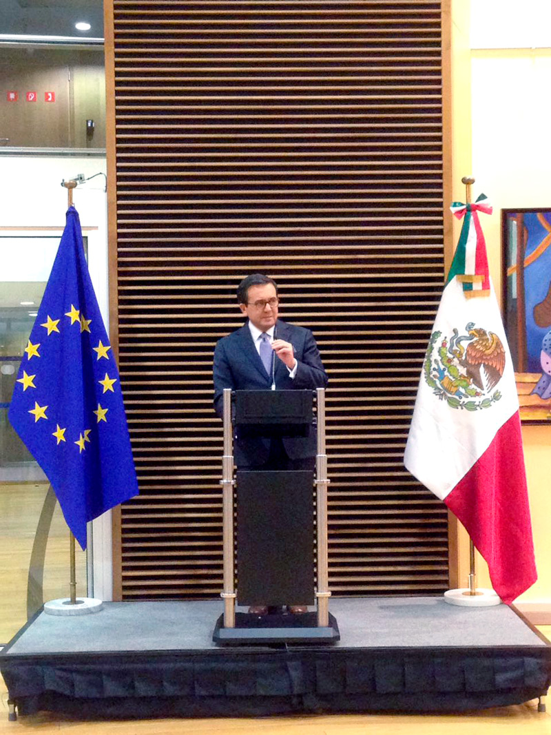 Inauguración de la muestra “Miradas del Alma”, por el Secretario de Economía, Ildefonso Guajardo