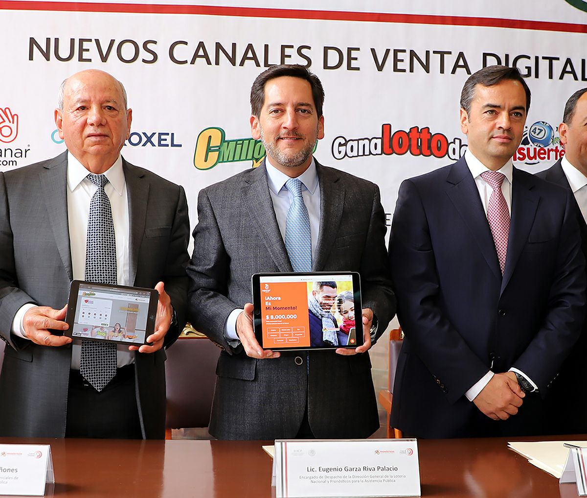 Fotografía del Director General de Lotería Nacional en la presentación de los nuevos canales de venta digital