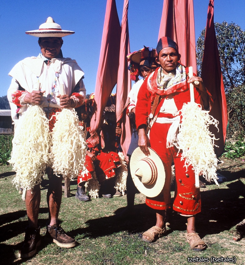 Etnografía de los pueblos tzotzil (Batsil Winik' Otik) y tzeltal (Winik Atel).