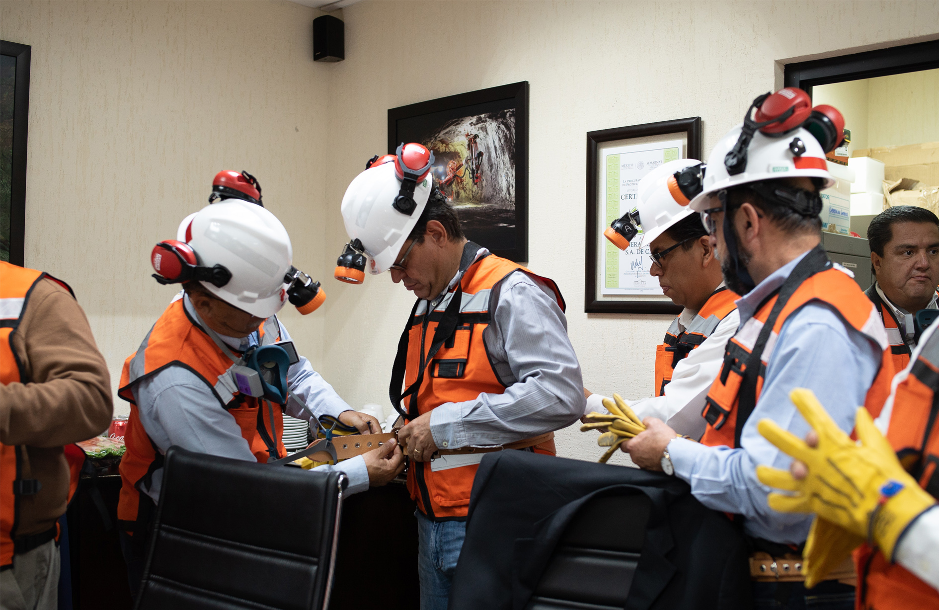 El Titular de la STPS Roberto Campa durante el Recorrido mina Velardeña-Peñones en el Día Mundial de la Seguridad y Salud en el Trabajo 2018