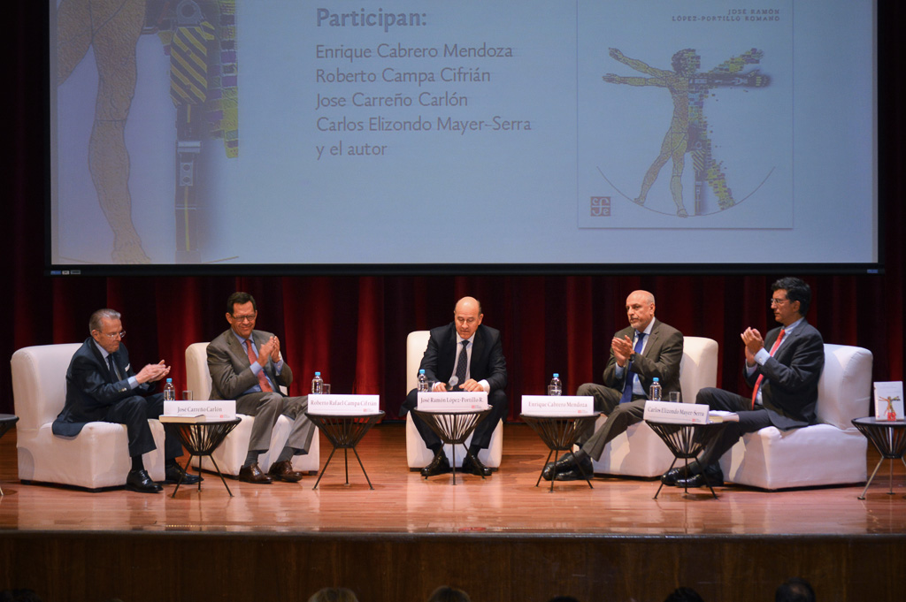 Foto del podium de la presentación del libro “La Gran Transición, Retos y Oportunidades del Cambio Tecnológico Exponencial” de José Ramón López Portillo 