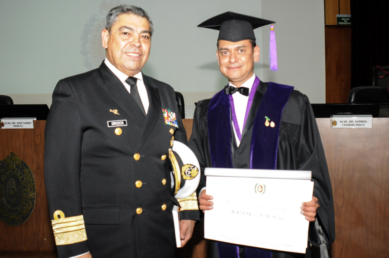 Aceptación de un Médico Naval en la Academia Mexicana de Cirugía