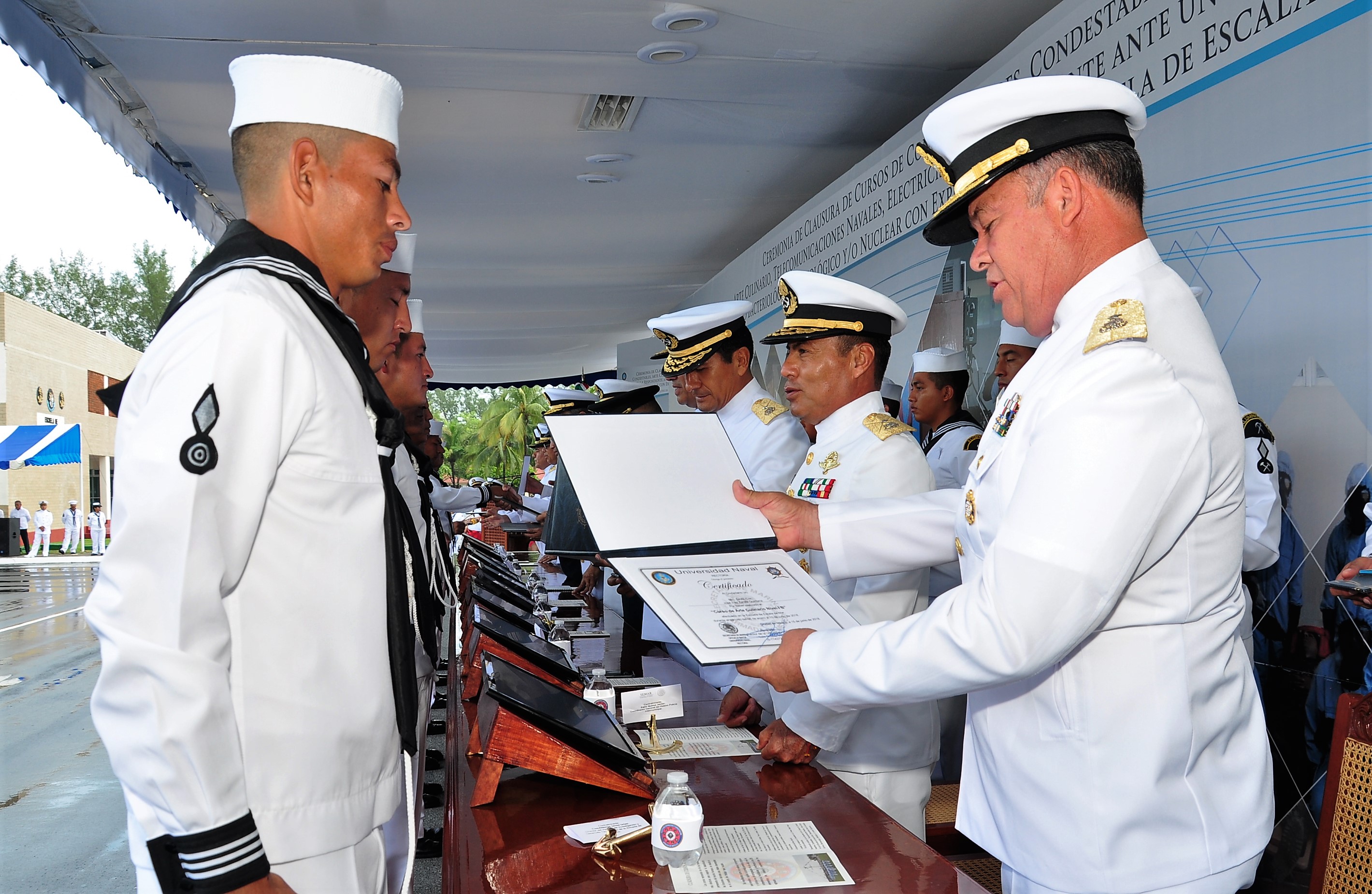 Graduación de elementos de los Cursos de Contramaestres, Condestables y de Servicios de la Escuela de Escala de Mar