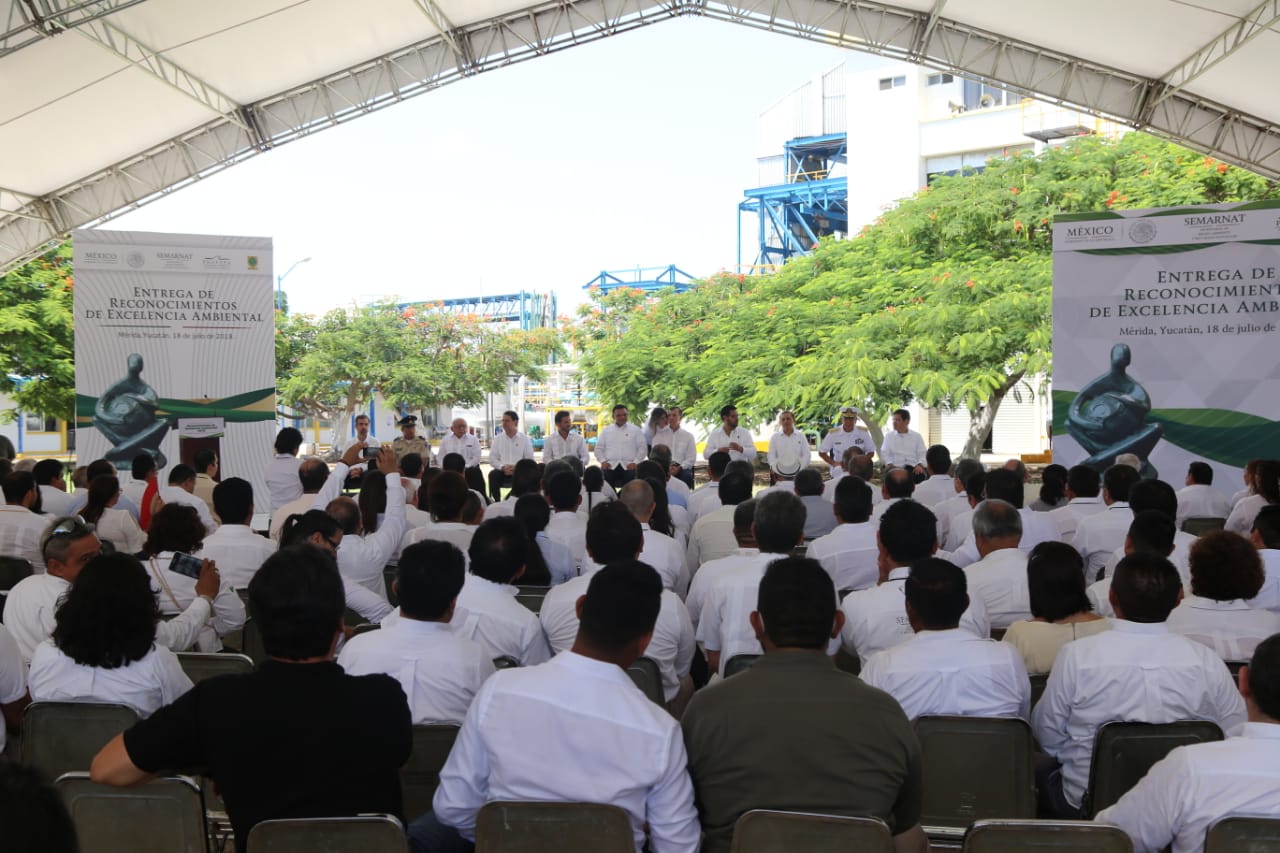 Vista general de la ceremonia de la Entrega de Reconocimientos de Excelencia Ambiental, en Mérida Yucatán.