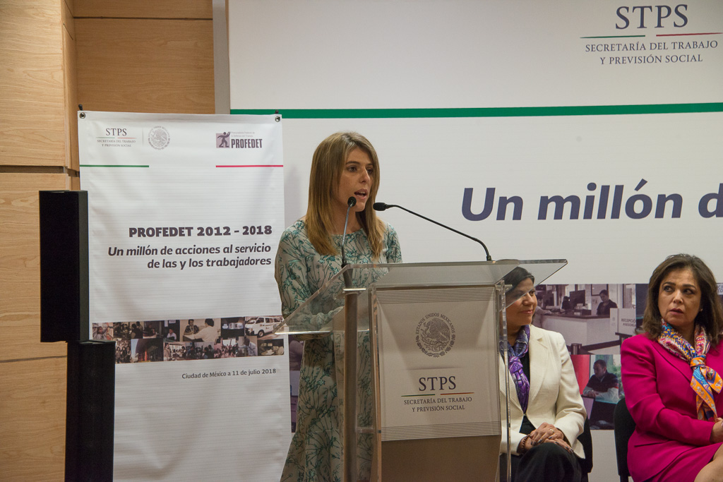 Alejandra Negrete, Procuradora General de PROFEDET en su intervención durante el evento.