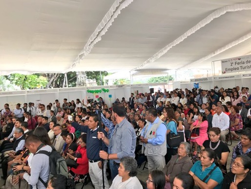 Foto panorámica de los asistentes a la 1a Feria de Empleo Turística en Oaxaca 