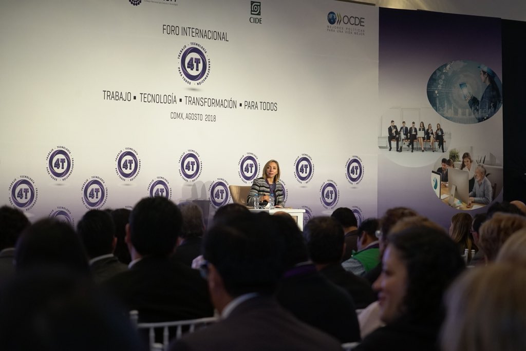 Foto General de la Conferencia de Norma Munguía, de la Secretaría de Relaciones Exteriores